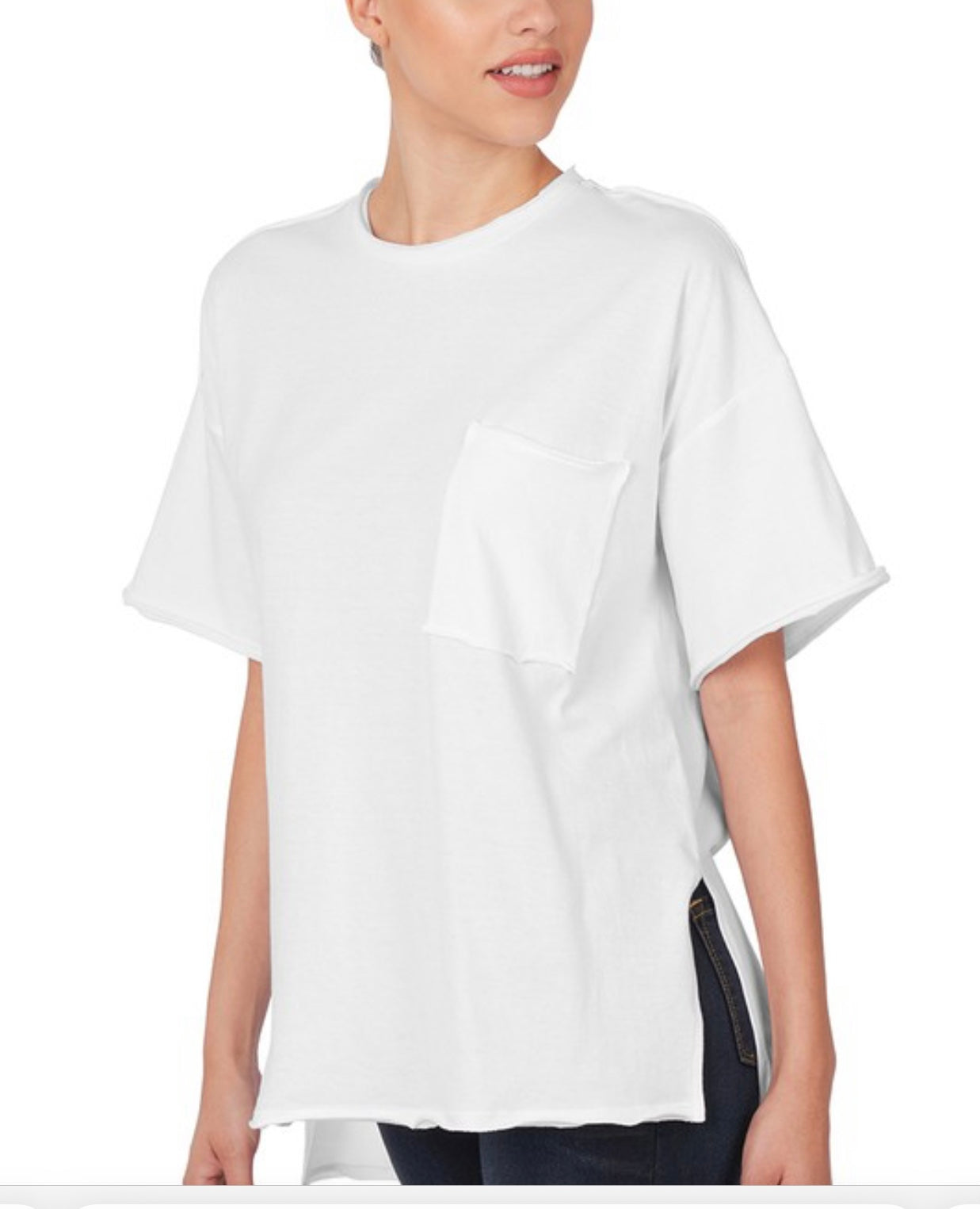 Pocket T-shirt with side slit