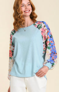 Umgee baby blue floral patterned sleeve